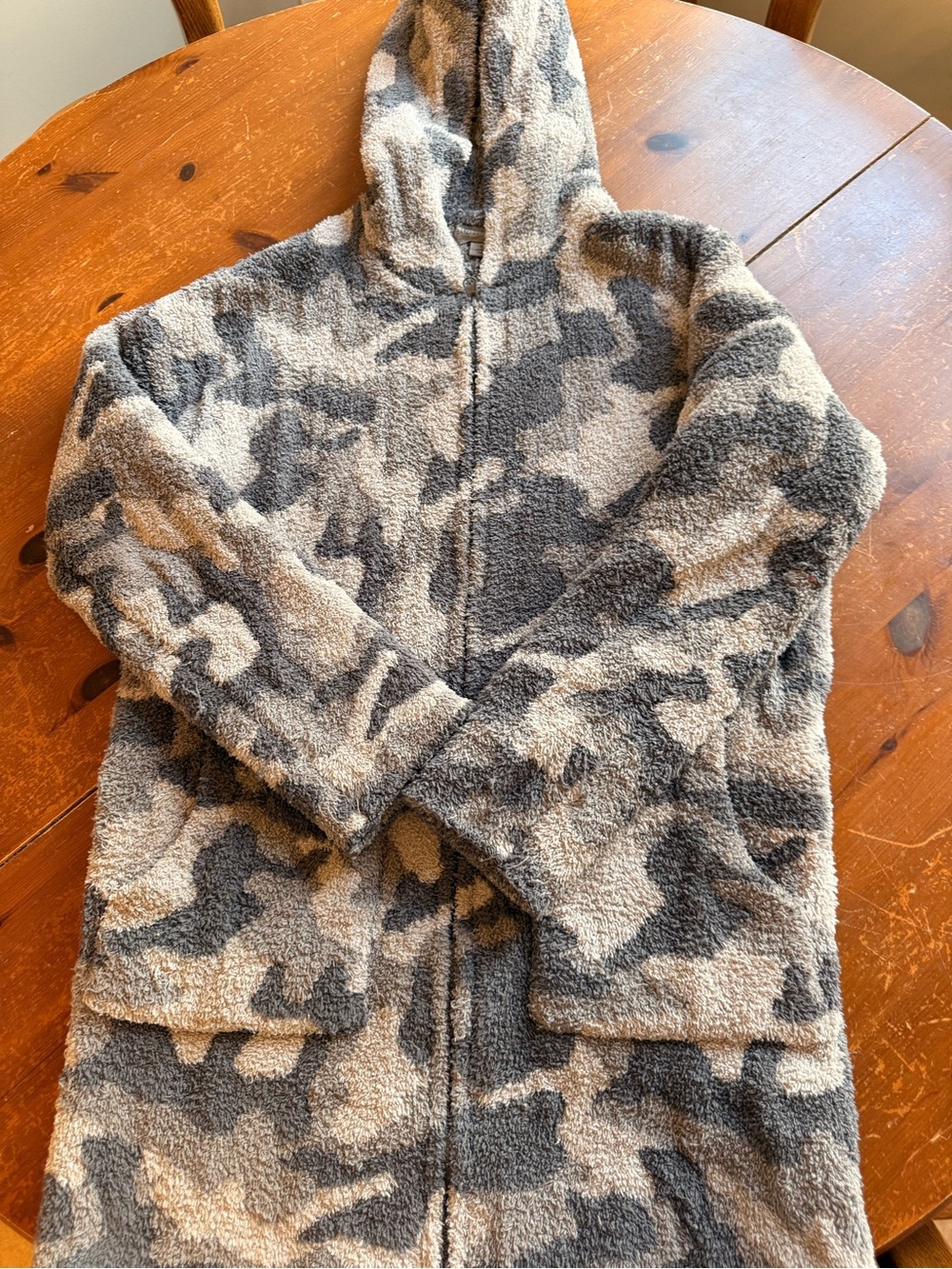 Barefoot Dreams women’s  Cozy Camouflage Hooded Zip Jacket - Gray/Tan